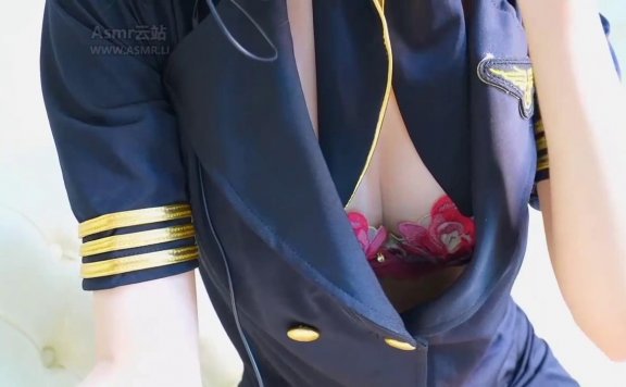 利香 20210820 勾魂摄魄的空姐给你进行秘密的舔耳服务-lcoser