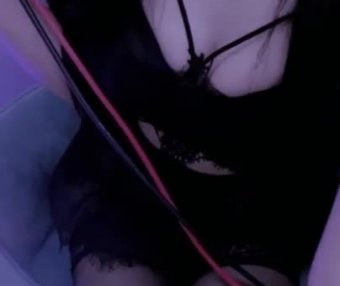 晚婉吥想睡黑丝蕾丝裙asmr