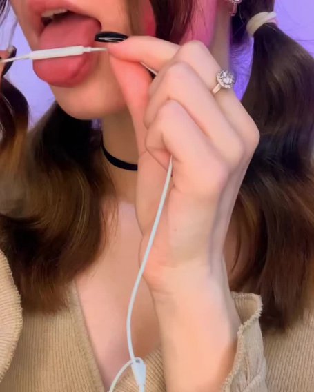 高颜值毛妹实力舔耳-毛妹不冷